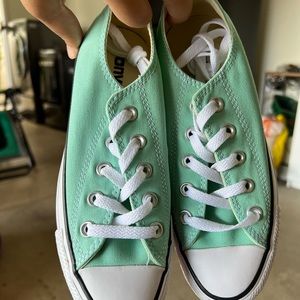 MOVING SALE!!! Chuck Taylor Unisex Low Top Shoe